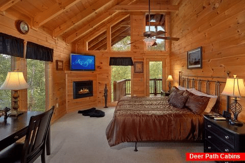 3 Bedroom Cabin with Luxury Master Bedroom - Fort Knoxx
