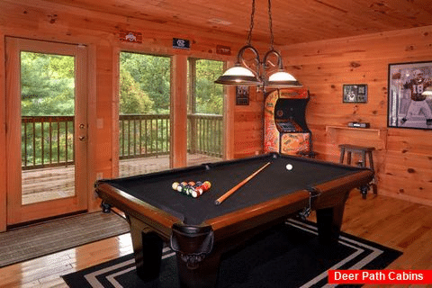 3 Bedroom Cabin With Pool Table and Game Room - Fort Knoxx