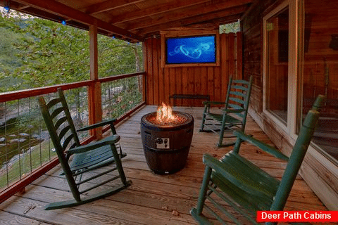 3 bedroom cabin on the river with a Fire Pit - River Paradise