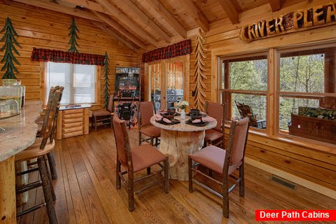 2 Bedroom Cabin with spacious Dining Room - River Pleasures