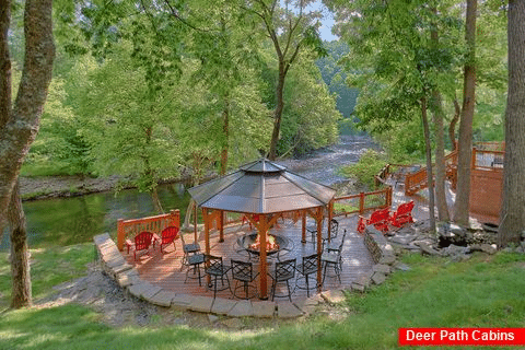 Luxury Cabin on the river with Large Fire Pit - River Adventure Lodge