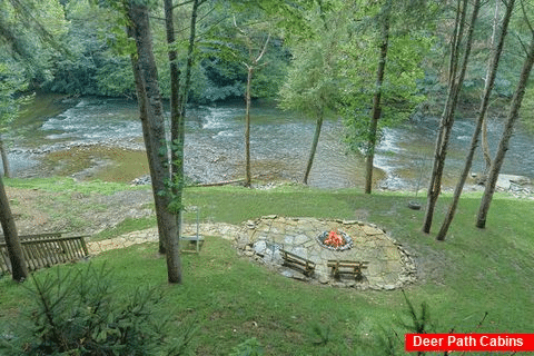 2 bedroom cabin with a fire pit on the river - River Edge