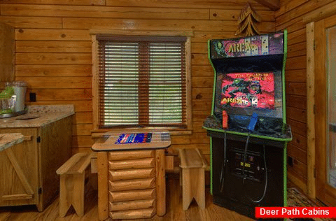 Arcade Games in 2 bedroom river cabin - River Edge