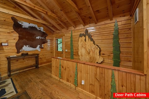 Premium Cabin Rental with Mountain themed decor - River Retreat