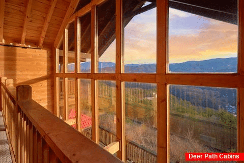 Luxurious Rental Cabin with Beautiful Views - Breathtaker