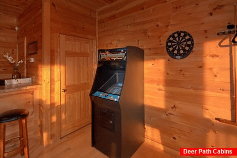 5 Bedroom Cabin with Arcade and Pool Table - Breathtaker