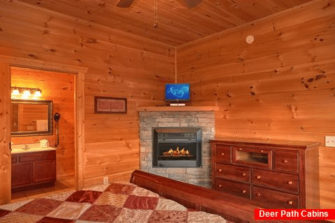 Theater Room Cabin with 5 King Beds & Fireplaces - Breathtaker
