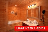 Spacious Cabin with 5 Private Bathrooms