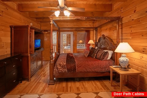 8 Bedroom Cabin Sleeps 28 with 5 King Beds - Indoor Pool Lodge