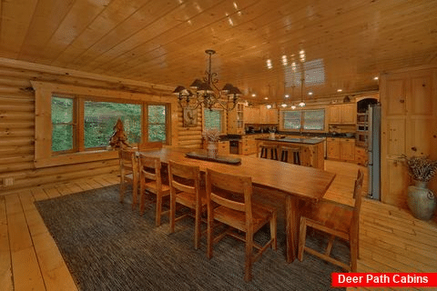Premium Gatlinburg cabin with large dining room - Elkhorn Lodge