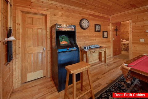 4 Bedroom Cabin with Pool Table and Arcade - del Rio Lodge