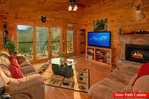 Rustic Honeymoon Cabin with Fireplace - I Don't Want 2 Leave
