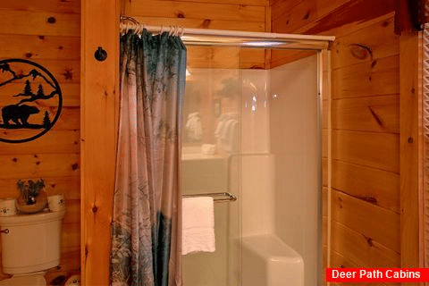 1 Bedroom Cabin with Shower and Jacuzzi Tub - I Don't Want 2 Leave