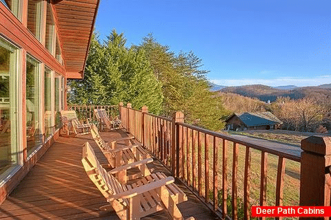 Cabin in Pigeon Forge with Views of the Mountain - A Dream Come True