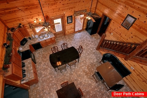 6 Bedroom Cabin with Kitchen and Dining Room - Pool and a View Lodge