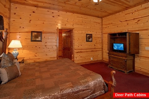 6 Bedroom Cabin with Private King Suite - Pool and a View Lodge