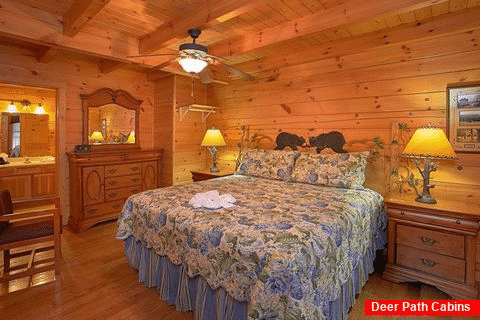 Premium Cabin with 3 King Beds and Baths - Moonshine Inn