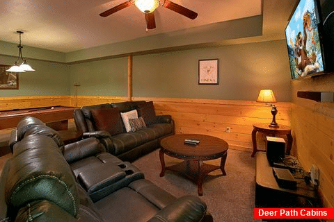 3 Bedroom Cabin with Theater Room and Game Room - Moonshine Inn