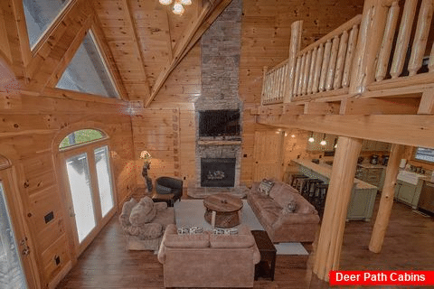 Luxury Cabin with Large Living Room & Fireplace - Alpine Mountain Lodge