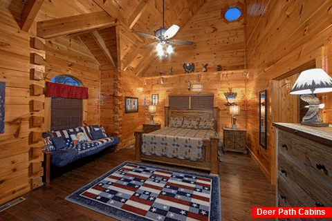 Luxury Cabin with Private King Bedroom and Bath - Alpine Mountain Lodge