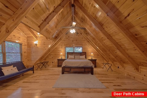 Luxury 6 Bedroom Cabin with 5 King Bedrooms - Alpine Mountain Lodge