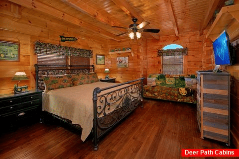 Premium Cabin with John Deere Theme Bedroom - Alpine Mountain Lodge