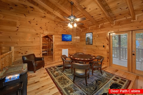 Cabin with 2 Arcade Games and Loft Game Room - Alpine Mountain Lodge