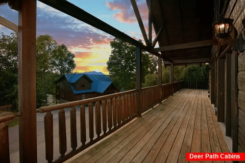 Luxury 6 Bedroom Cabin with Covered Decks - Alpine Mountain Lodge