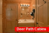 Luxurious 2 Bedroom Cabin with Private Bath