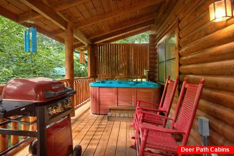 Cabin with Private Hot Tub overlooking a Creek - Creekside Hideaway