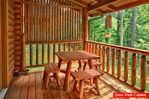 Luxurious Smoky Mountain Cabin on the creek - Creekside Hideaway