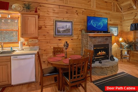 1 Bedroom Cabin with a Dining Room Table - Our Happy Place