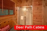 1 Bedroom Cabin with a Shower and Tub