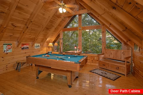 1 Bedroom Cabin with a Pool Table - Our Happy Place