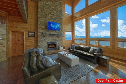 Luxury Cabin with Floor to Ceiling Fireplace - Copper Ridge Lodge