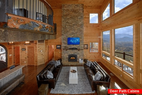 Luxurious Living room with Views of the Mountain - Copper Ridge Lodge