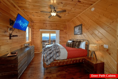 Private King Bedroom with Mountain Views - Copper Ridge Lodge
