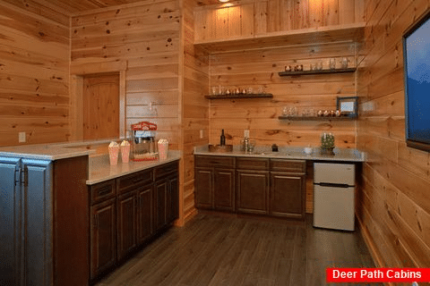 Luxury Cabin with Wet Bar and Pool Table - Copper Ridge Lodge