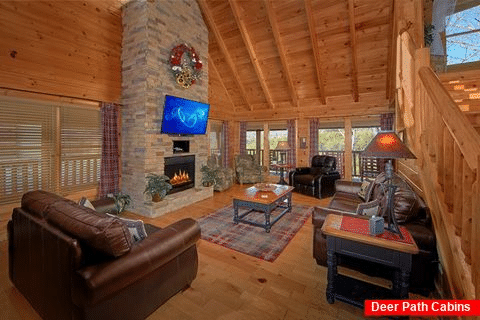 4 Bedroom Cabin with Stone Fireplace - Dreamland