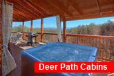 Luxury 3 Bedroom Cabin with Hot Tub on Deck