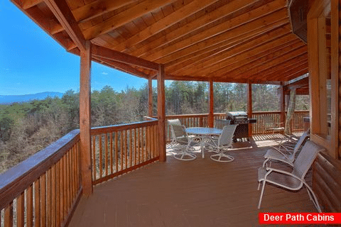 Cabin with Mountain Views and Hot Tub - Star Gazer