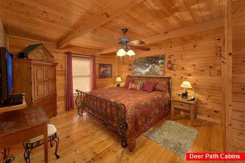 Main Floor Master Bedroom in 2 Bedroom cabin - Angel's Landing