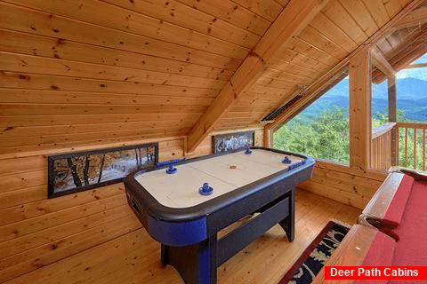 2 Bedroom Cabin with Air Hockey Game and Views - Angel's Landing