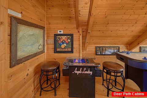 Cabin with Game Room, Pool Table and arcade - Angel's Landing