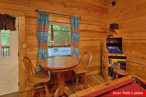 Luxury Cabin with Game Room and Hot Tub - A Perfect Stay