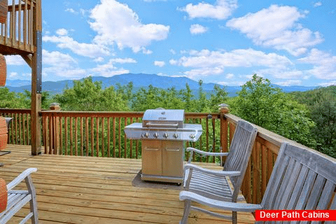 Luxurious Gatlinburg Cabin with View of Mountain - Angel's Landing