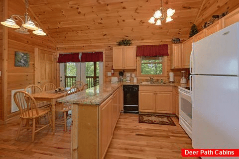 2 Bedroom Cabin with a Fully-Stocked Kitchen - A Cozy Cabin