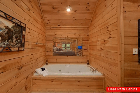 2 Bedroom Cabin with Jacuzzi Tubs in Bedrooms - A Cozy Cabin