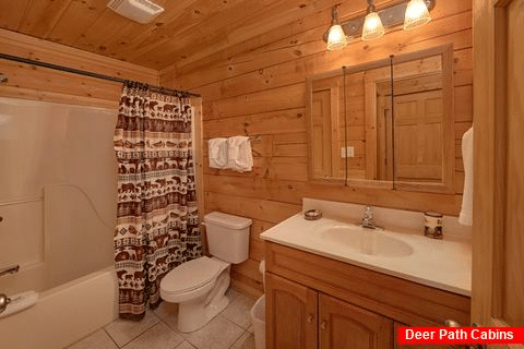 2 Bedroom Cabin with 2 Full Bathrooms - A Cozy Cabin