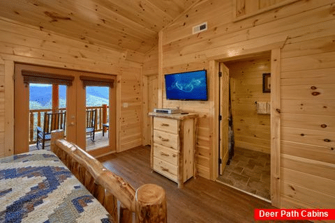Master Bedroom with Private Bath and Views - Elk Ridge Lodge